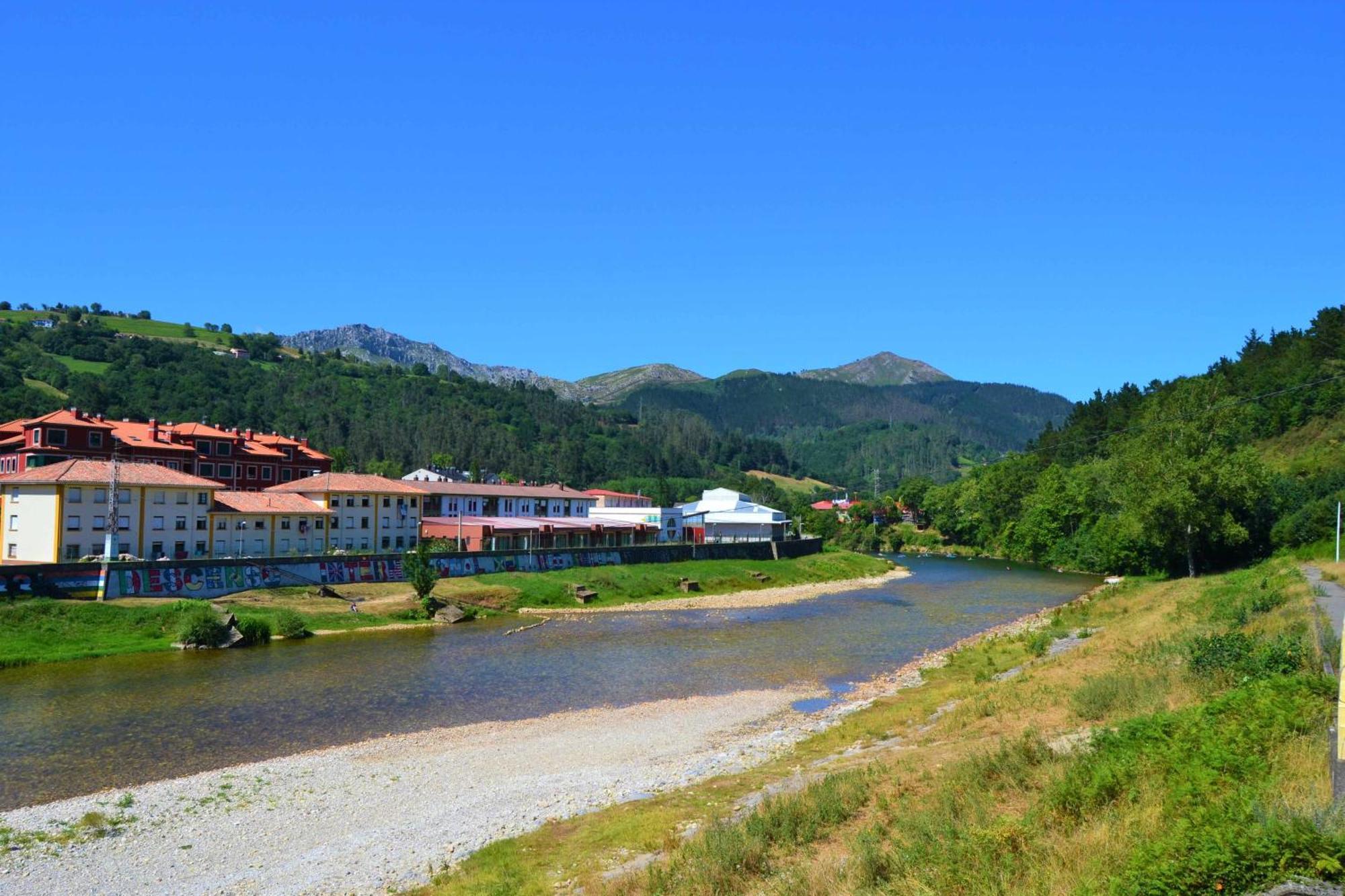 Villa Casa La Gueelina En Asturias à Arriondas Extérieur photo